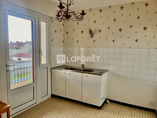  Appartement à louer 3 pièces 84 m²