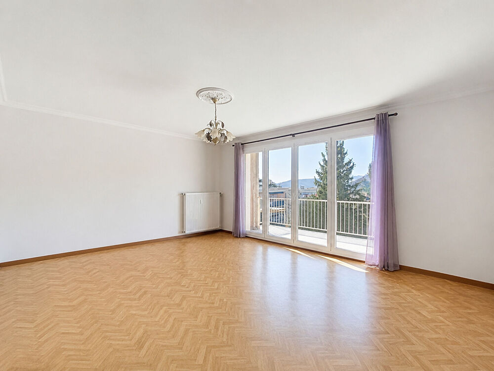 Appartement 4 pièces à vendre à Laragne Monteglin - balcon, garage et cave