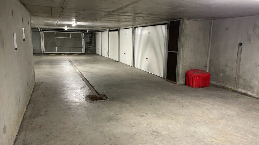 Vente Parking/Garage A vendre garage en sous-sol - Rue Camille Desmoulins Lyon 7