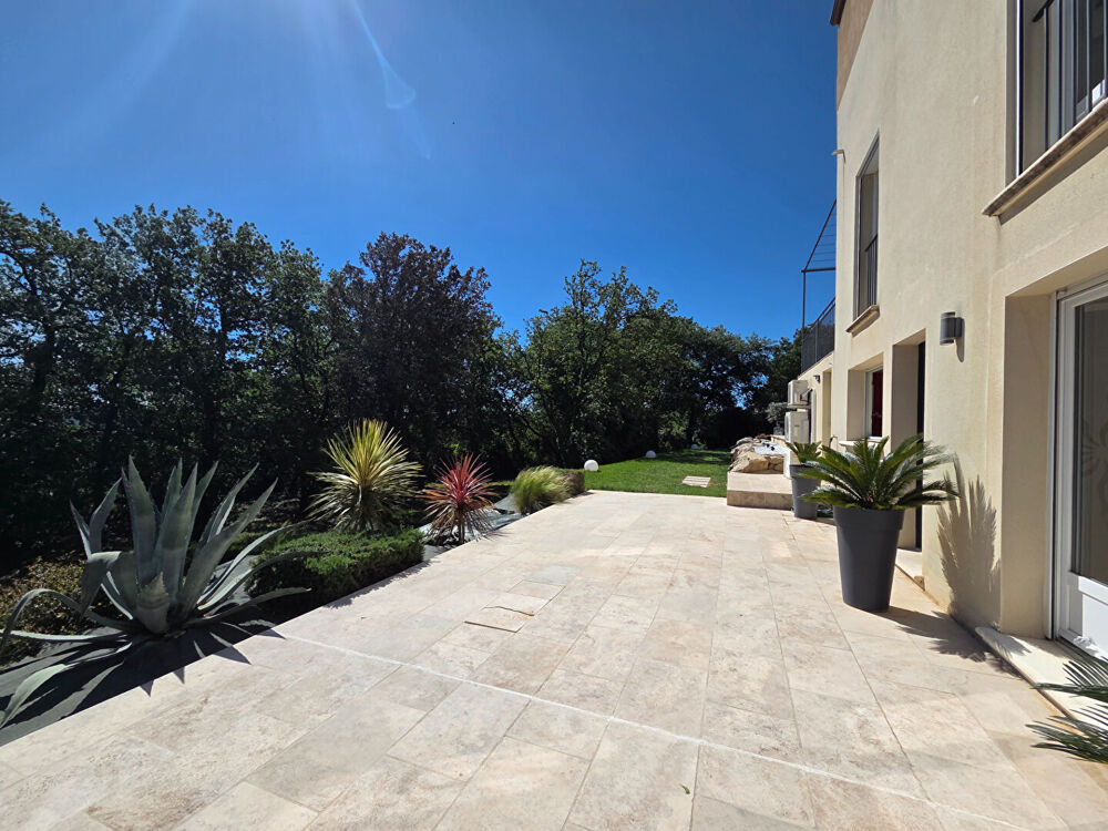 à vendre  Maison Rochefort-du-Gard (30650)