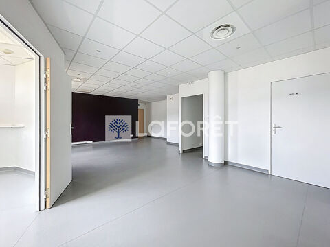   Local professionnel, bureaux 98 m² dans parc tertiaire 