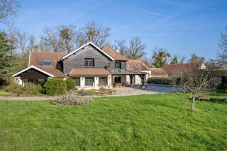  Villa à vendre 15 + pièces 549 m²