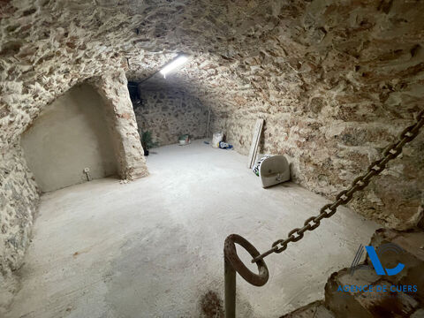 Local commercial Cuers 18 m2+ cave 66000 83390 Cuers
