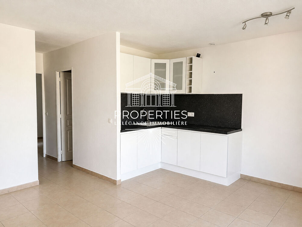 Location Appartement LE LAVANDOU - T3 - 38.86 M2  - PROCHE COMMERCES. Le lavandou
