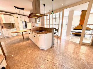  Maison � vendre 8 pi�ces 300 m�