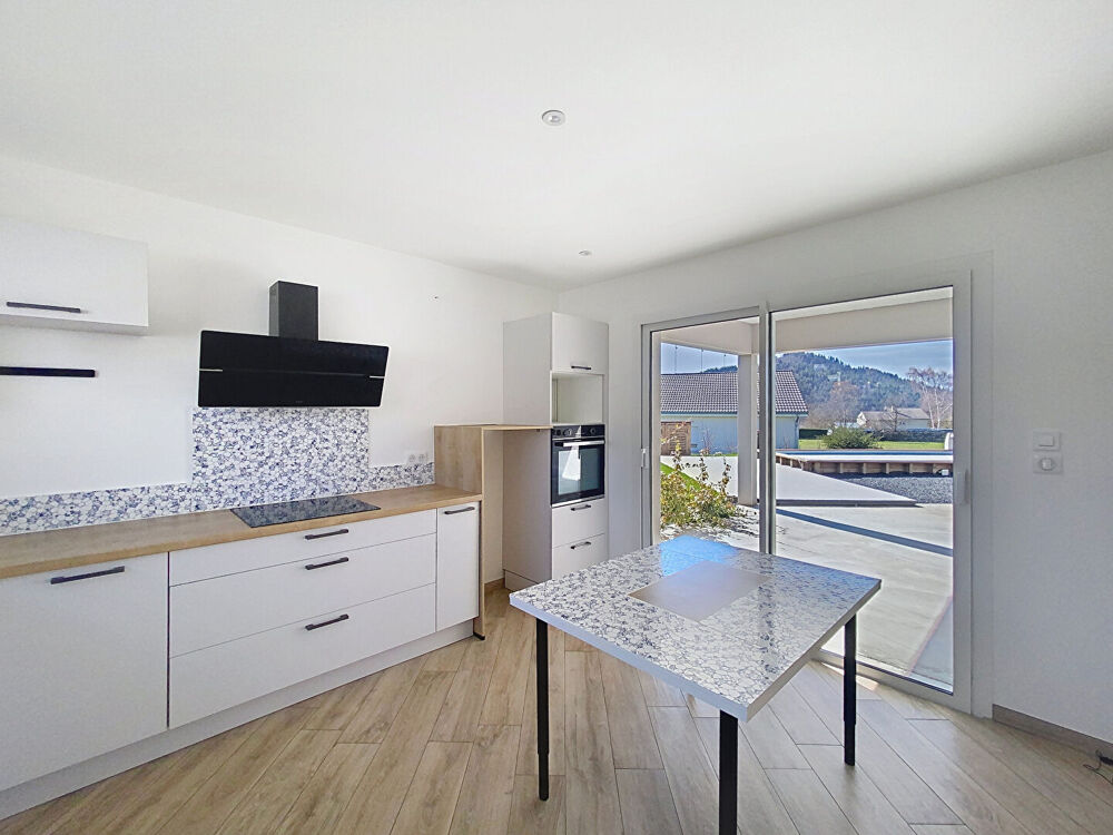 Vente Maison Yssingeaux! Villa contemporaine de 2022 plain pied avec 4 chambres, garage et terrain Yssingeaux