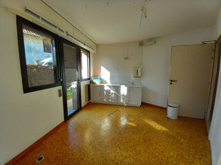  Maison  vendre 15 + pices 221 m