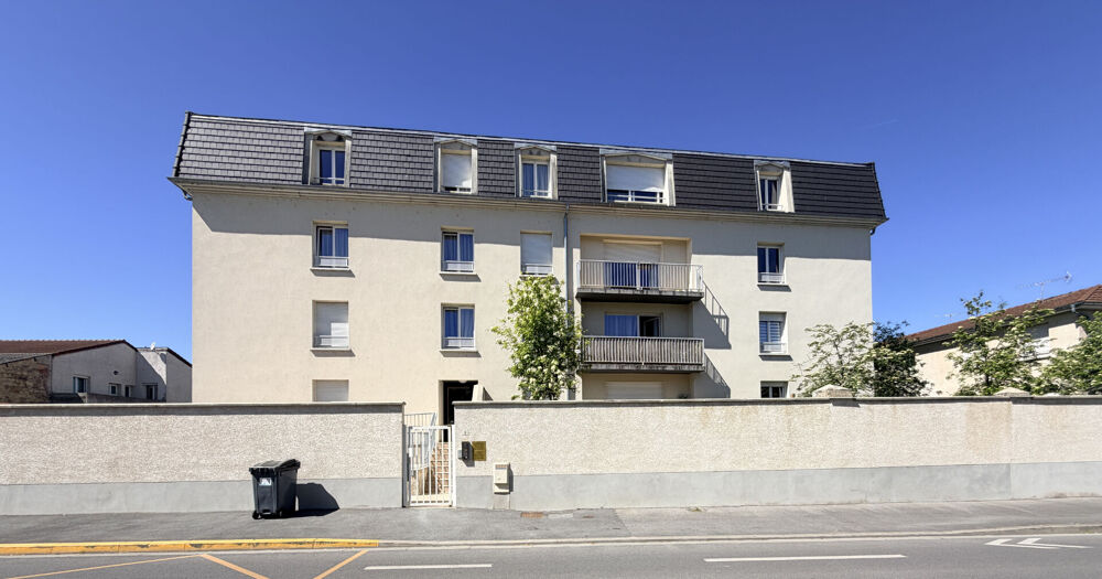 Vente Appartement Grand appartement à aménager ou divisible en 2 appartements T3, 2 parkings Chalons en champagne