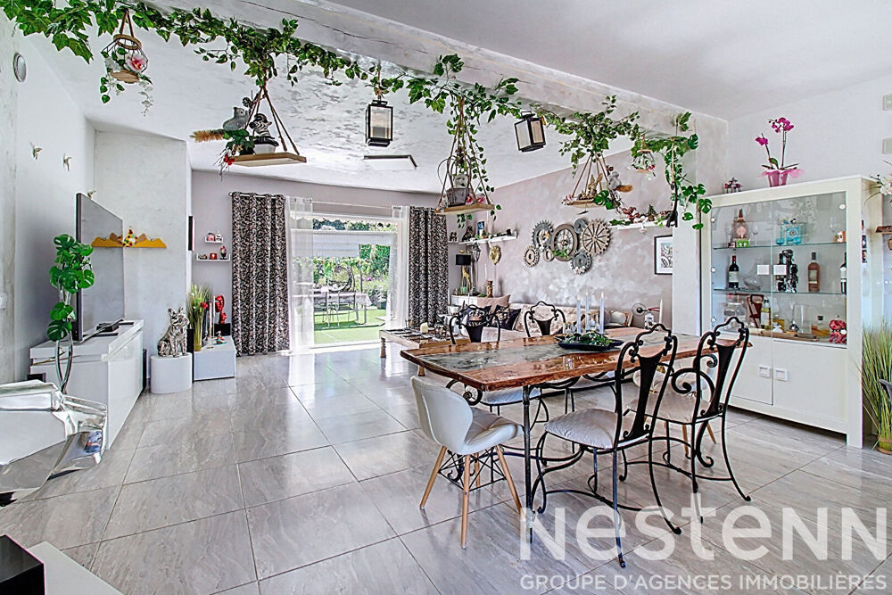 À VENDRE À TRANS-EN-PROVENCE PROPRIÉTÉ d'environ 152 m² sur 7000 m² de terrain paysagé avec PISCINE