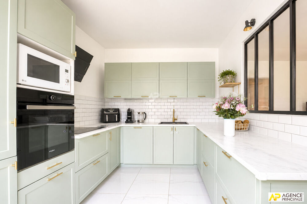 Vente Appartement Versailles Glatigny  Appartement 3P  68 m² carrez situé au rez-de-chaussée surelevé avec  balcon, cave et box Versailles