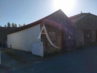 Remise / Grange � vendre 1 pi�ce 151 m� Bournezeau