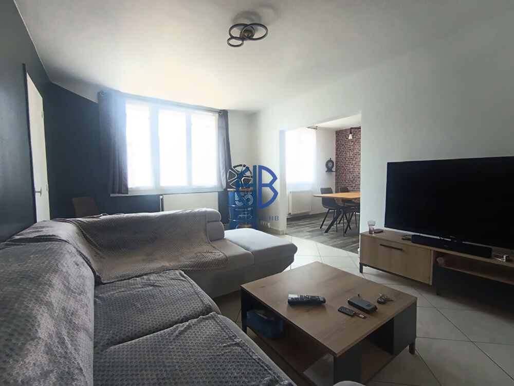 Appartement type 4, cave et garage et place de parking