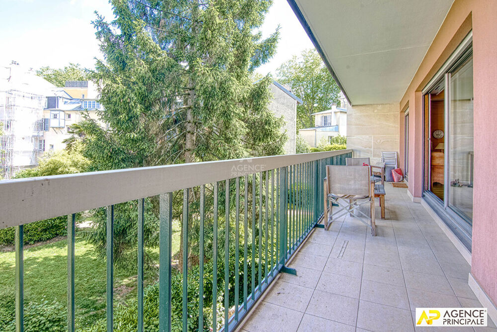 Vente Appartement Versailles Notre Dame limite Montreuil  Appartement 5pièces 113 m² carrez situé au 2ème étage avec ascenseur, balcons, cave et 2 Versailles