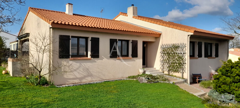 Maison 6 pièces 128 m² · à La Chaize le Vicomte · 128 m² · 287 000 €