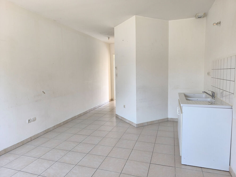 Immeuble composé de 2 appartements mitoyennes libres de 31 m² avec jardinet à Libourne