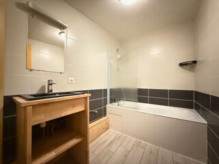  Appartement  vendre 2 pices 70 m