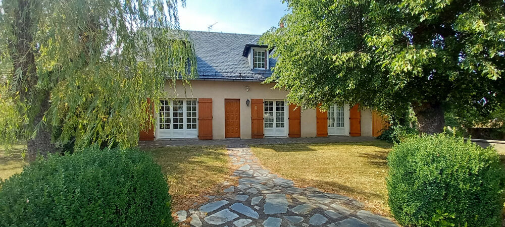 Location Maison Maison Neuvéglise Sur Truyère 5 pièce(s) 142.25 m2 Neuveglise sur truyere