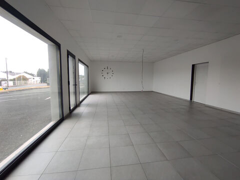   A louer local 85 m2 avec vitrine à Artigues Pres Bordeaux 