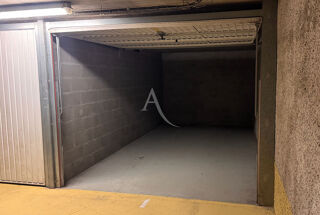  Parking / Garage  vendre 13 m