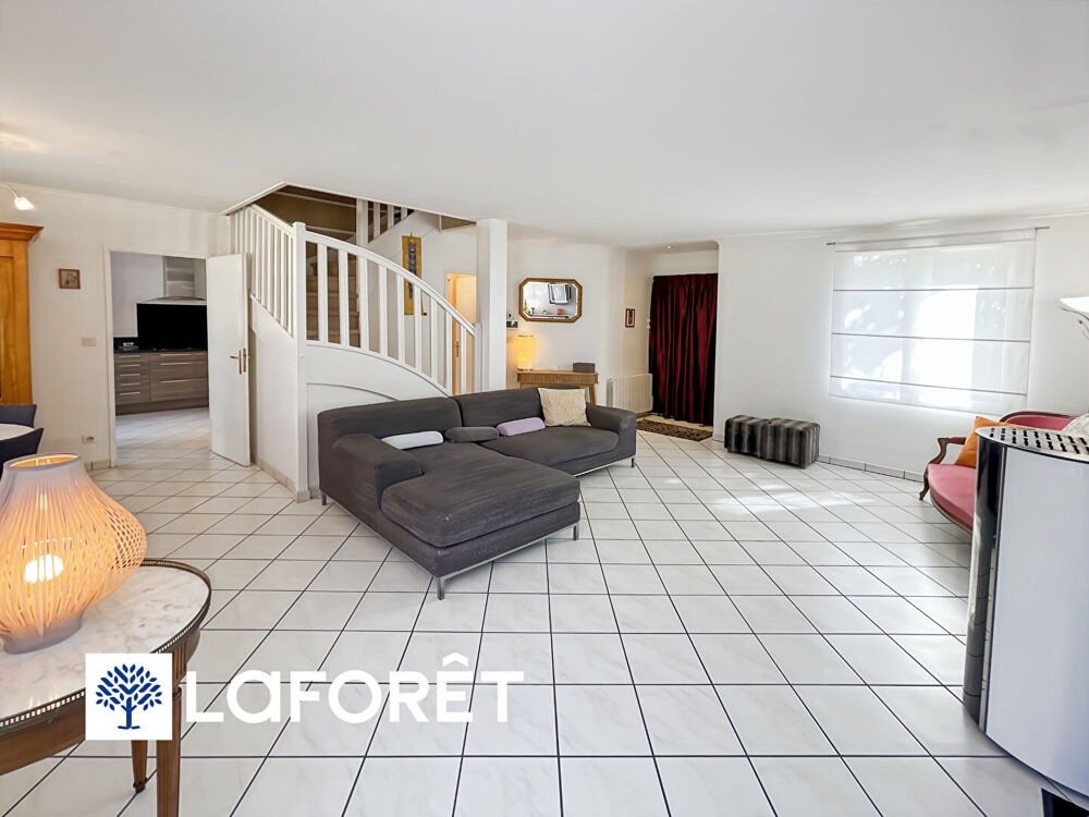 Maison indépendante 5 pièces à vendre à Villabé - Secteur calme avec jardin et double garage