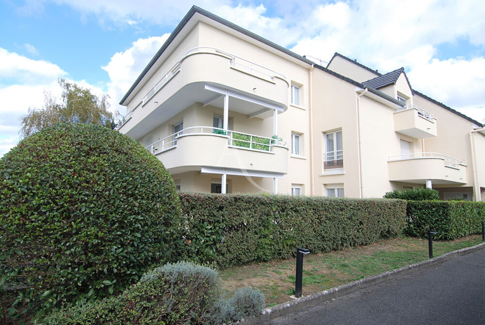 Location Appartement Appartement Ozoir La Ferrière 1 pièce de 27.25 m² avec Terrasse, cave et parking Ozoir la ferriere