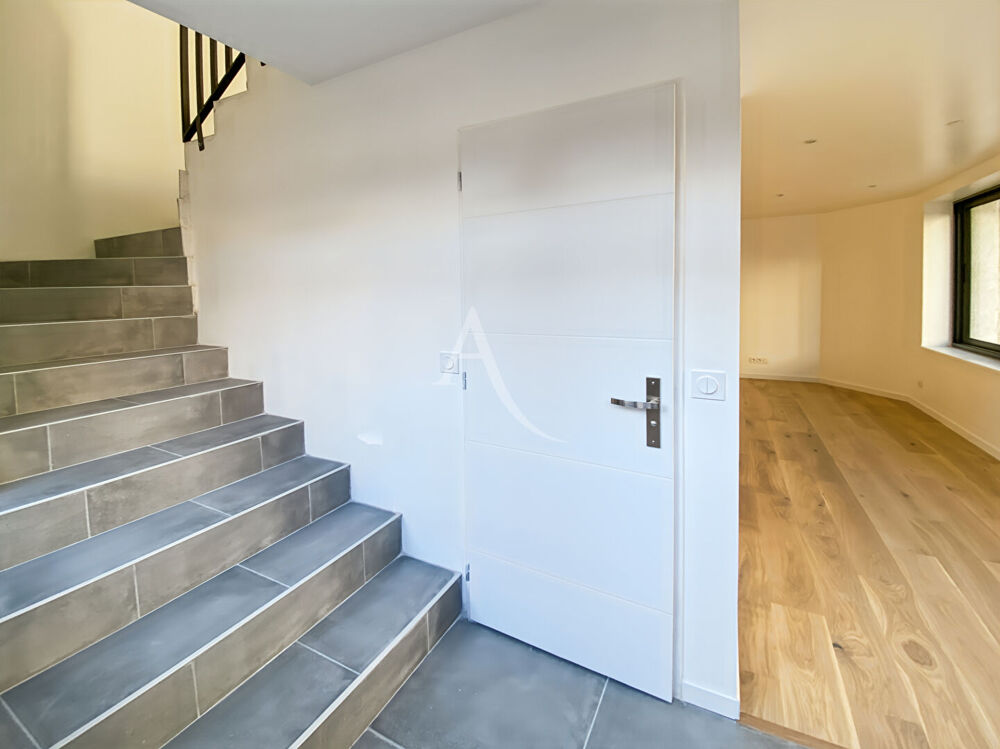 VAUREAL VILLAGE Maison en DUPLEX de 63 m2 avec 2 places de parking.