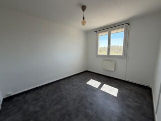  Appartement à louer 4 pièces 64 m²