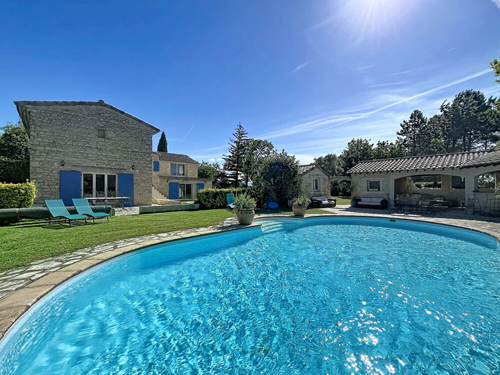 Vente Maison Mas en pierre de 269m²  avec parc de 4000m² , 6 chambres, piscine, pool house, campagne Livron sur drome
