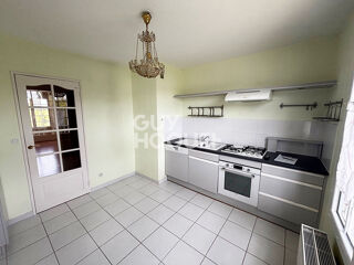  Appartement à louer 4 pièces 92 m²