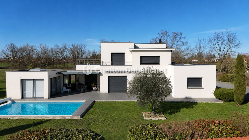 Vente Maison Aux portes de Roanne Superbe Villa contemporaine 8 pièce(s) 200 m2 avec piscine et jacuzzi Saint leger sur roanne