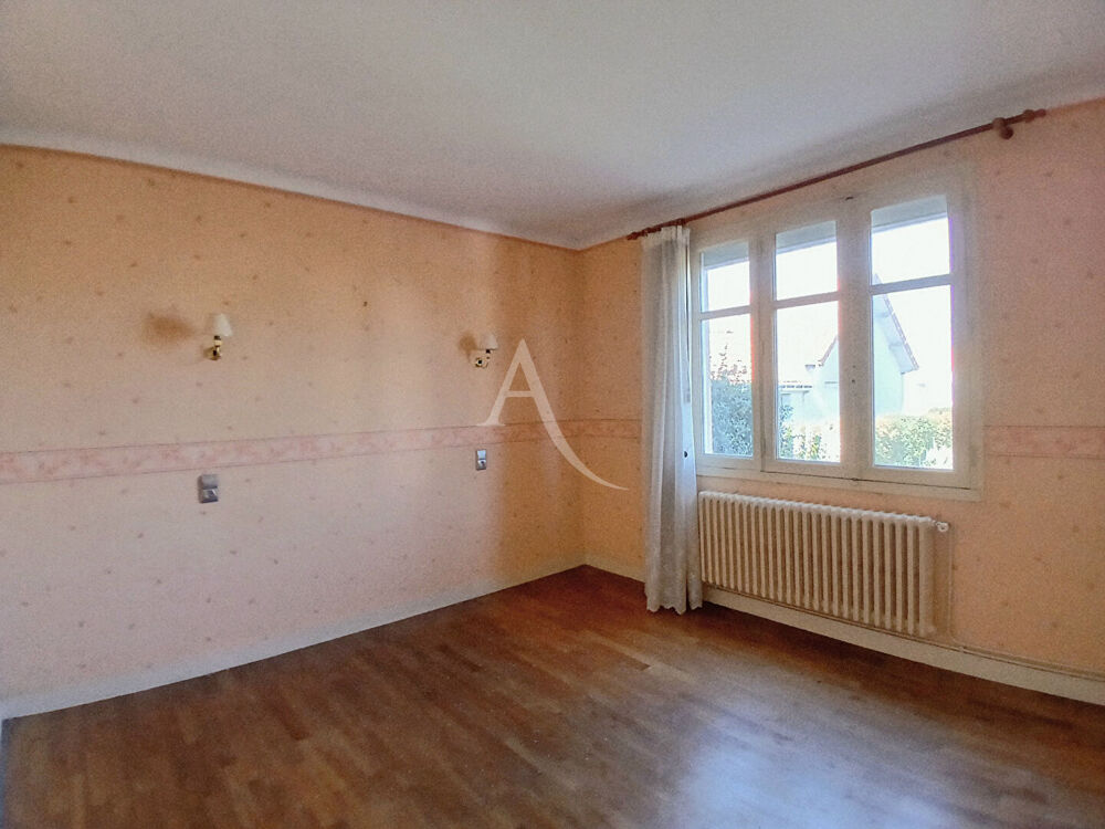 Vente Maison Maison familiale 4 pièces - 104 m2 - Bourg de Saint Philbert De Grand Lieu  avec jardin 1111 m2 Saint philbert de grand lieu