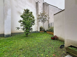  Appartement à louer 4 pièces 80 m²