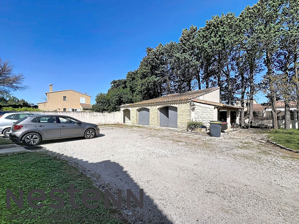 RARE !! Grange + 500 m² de terrain à 2 min du centre de Sénas !