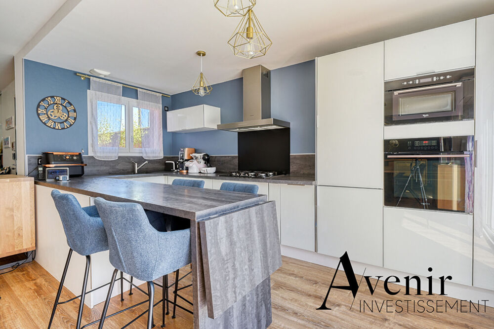Vente Maison Tassin La Demi Lune - Maison 6 pièce(s) 135 m2 avec jardin et piscine Tassin la demi lune