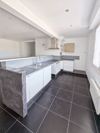  Appartement à louer 2 pièces 56 m²