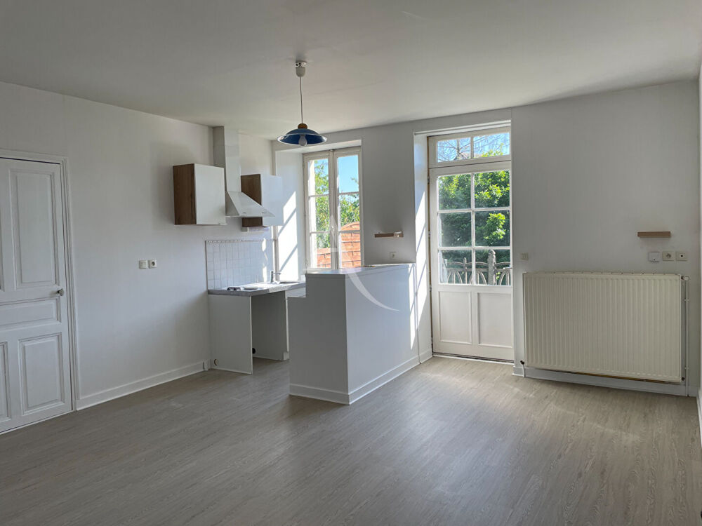 Appartement Fontenay Le Comte 1 pièce(s)