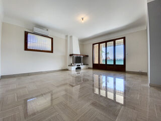  Appartement à louer 2 pièces 72 m²