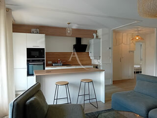  Appartement à louer 4 pièces 77 m²