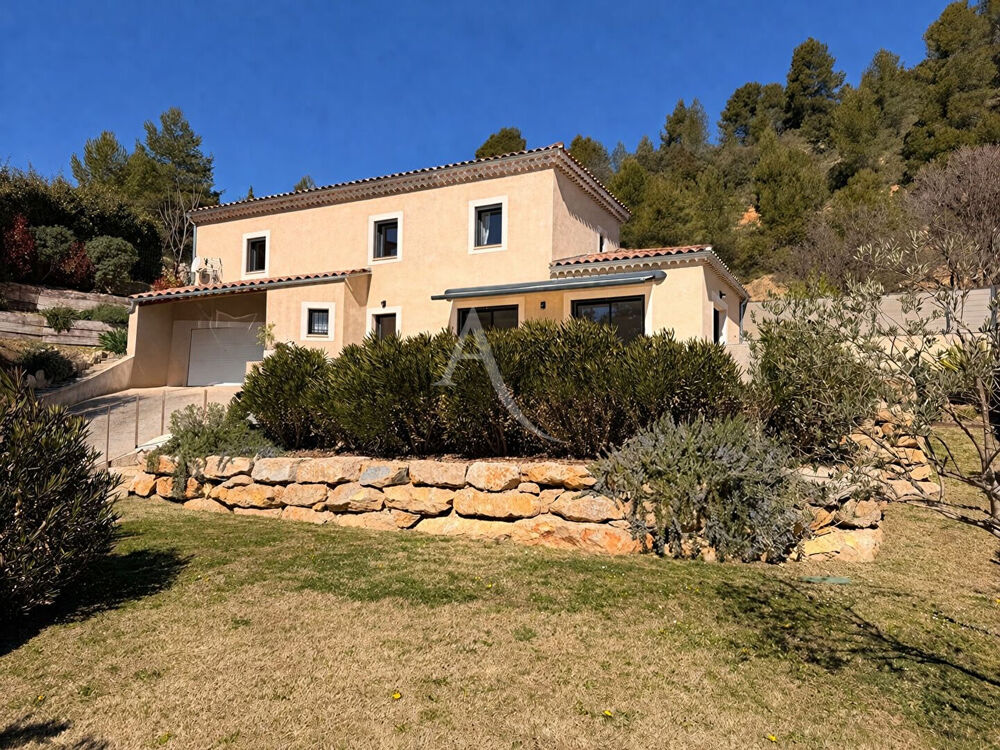 VILLA LUMINEUSE AVEC VUE IMPRENABLE PISCINE GARAGE A GREOUX LES BAINS