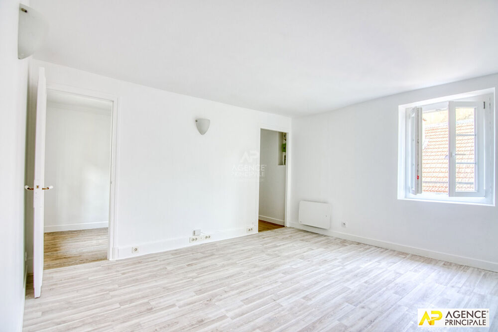 Vente Appartement Versailles Saint-Louis Appartement 3 pièces 46 m² situé au 3ème et dernier étage Versailles
