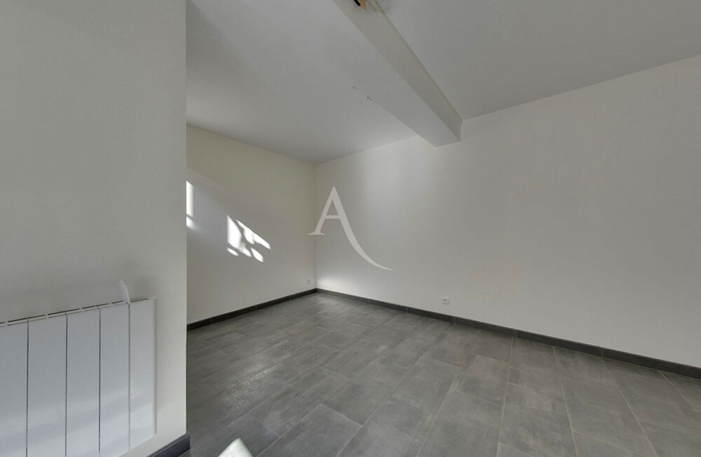 Maison entièrement rénovée à Courson Les Carrières