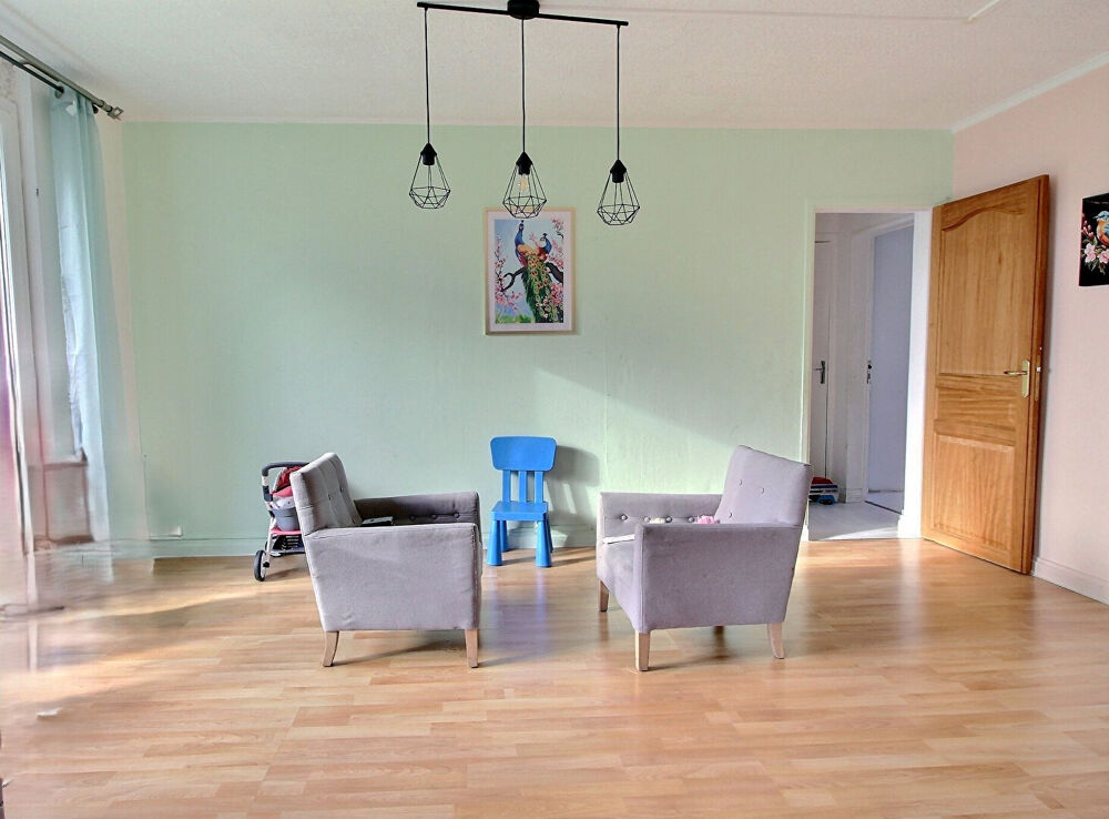 Appartement Etampes Sur Marne 5 pièce(s) 74.57 m2