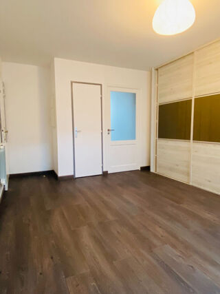  Appartement à louer 1 pièce 28 m²