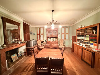  Maison  vendre 15 + pices 900 m