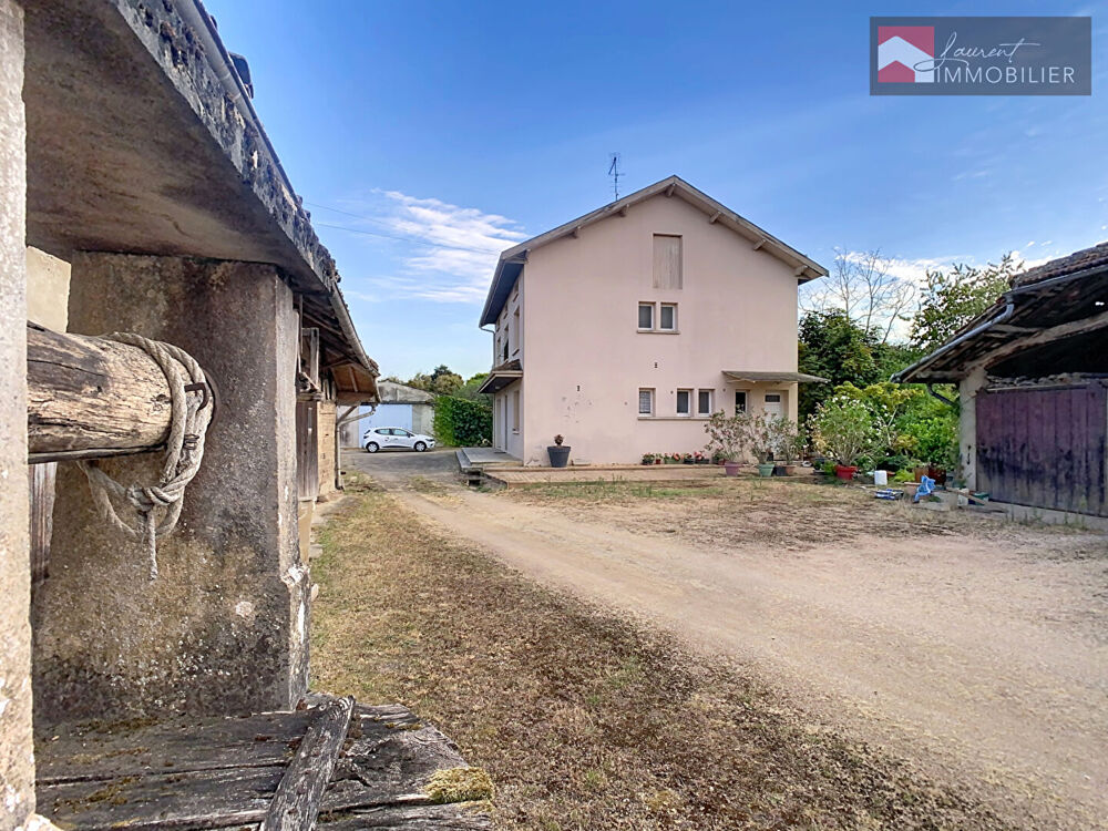 Ensemble immobilier avec maison d'habitation, ancienne ferme, nombreuses dépendances et terrain de 6 236 m²