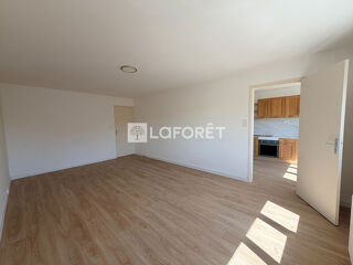  Appartement à louer 3 pièces 80 m²