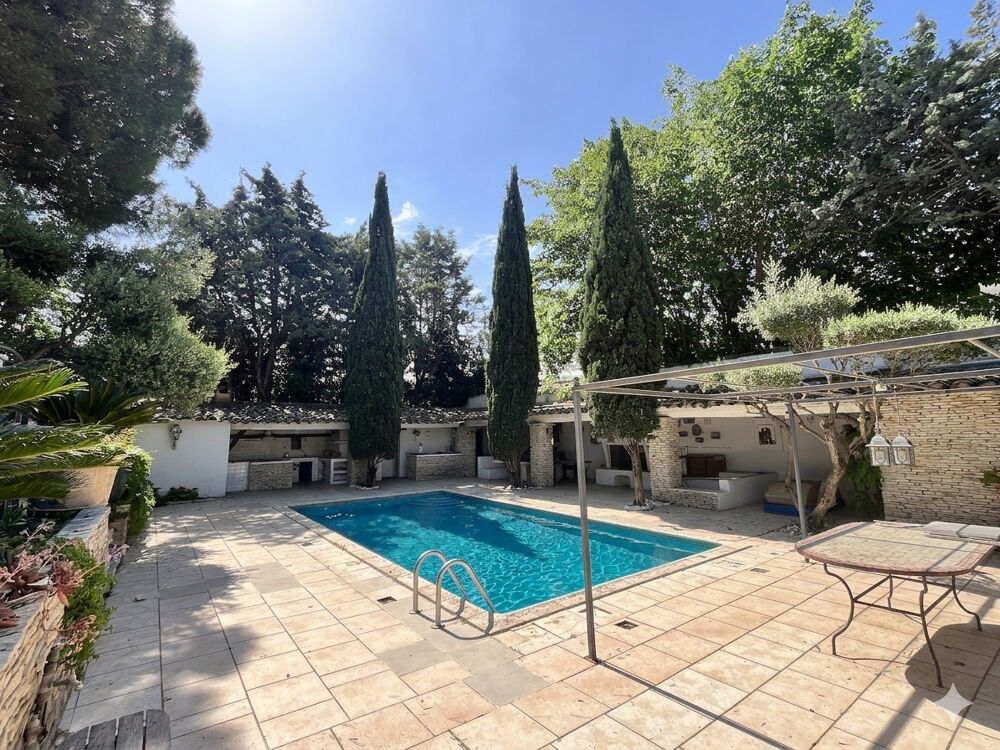 MAS CONTEMPORAIN EN PIERRE 5 pièce(s) 254 m2