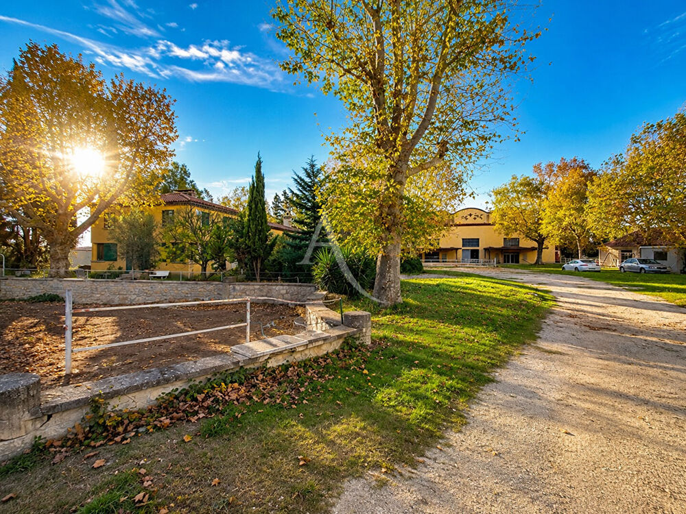 Maison 15 pièces 500 m² · à Arles · 500 m² · 945 000 €