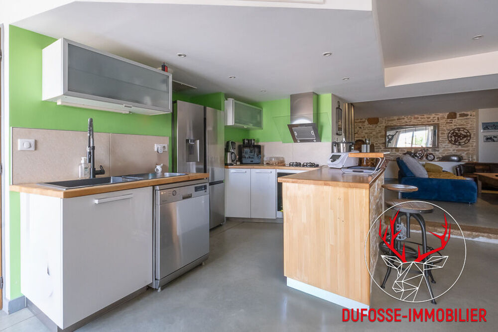 Maison à Vendre à Porte des Pierres Dorées - BEL6157