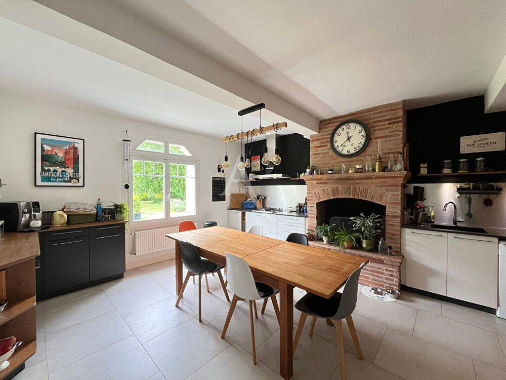 Vente Maison Grande maison de 200m² avec 5 chambres et dépendances sur St-Sulpice ! Saint sulpice la pointe